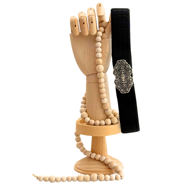 Handgenähter Trachtengürtel in Schwarz mit silberner Schließe