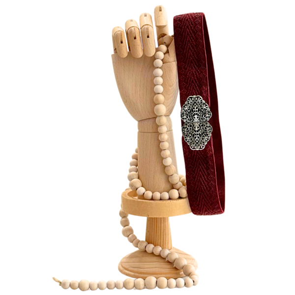 Handgenähter Trachtengürtel Weinrot mit Schließe in Silber